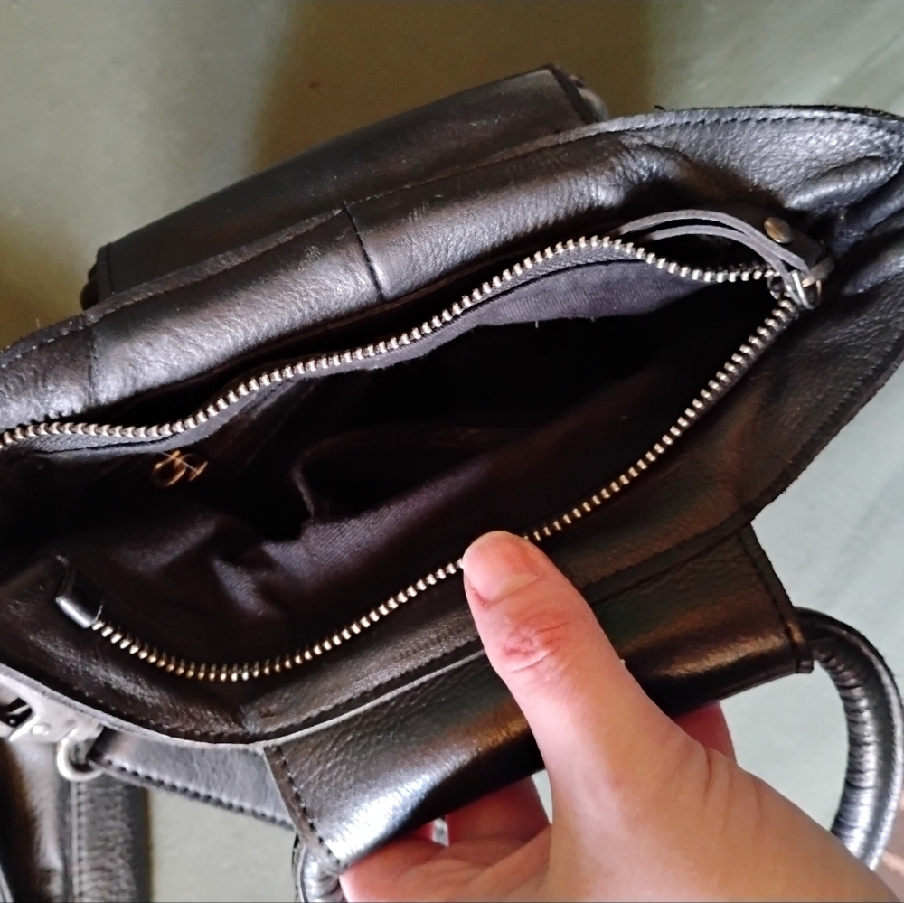 Latico Black Leather Crossbody Bag - Picture 3 of 3